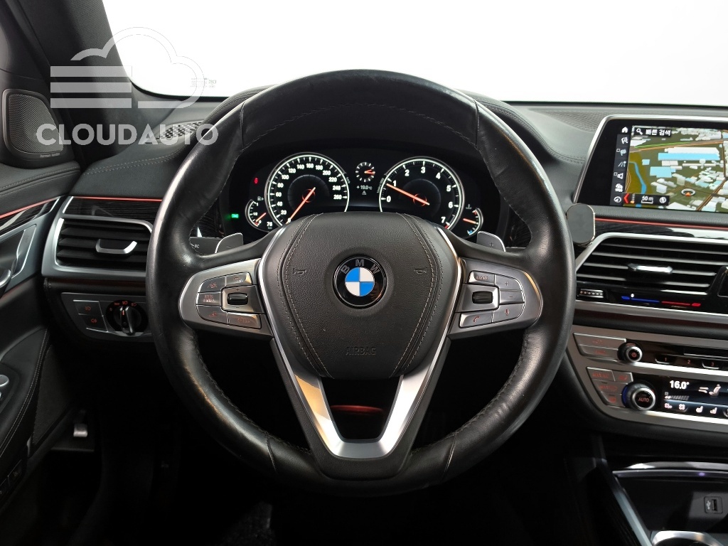 2018 BMW 7 Series 740Li xDrive M Sports - Image 14