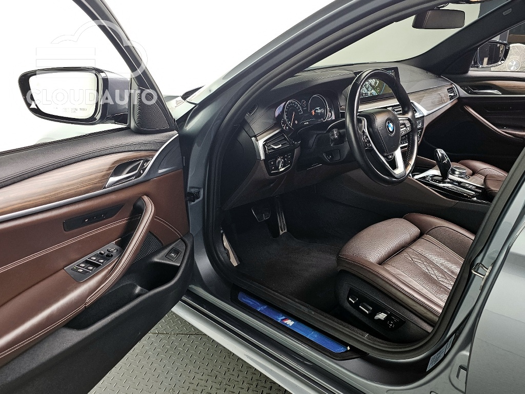 2017 BMW 5 Series 530i xDrive M Sports Plus - Image 7