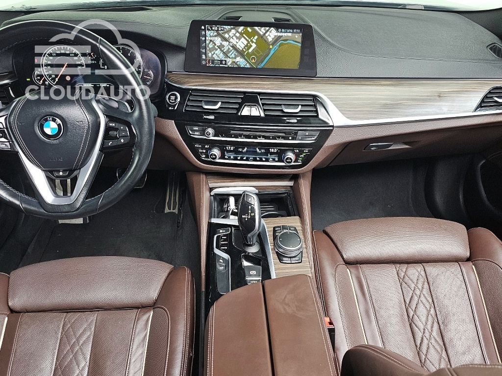 2017 BMW 5 Series 530i xDrive M Sports Plus - Image 5