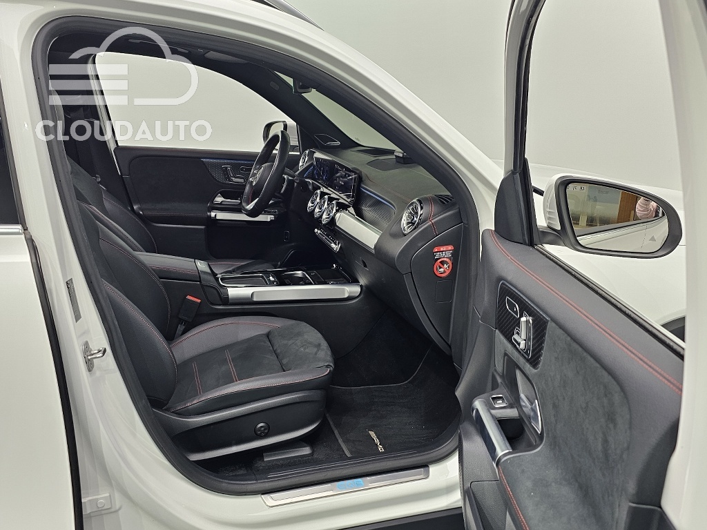 2025 Mercedes-Benz EQB EQB300 4MATIC AMG Line - Image 3