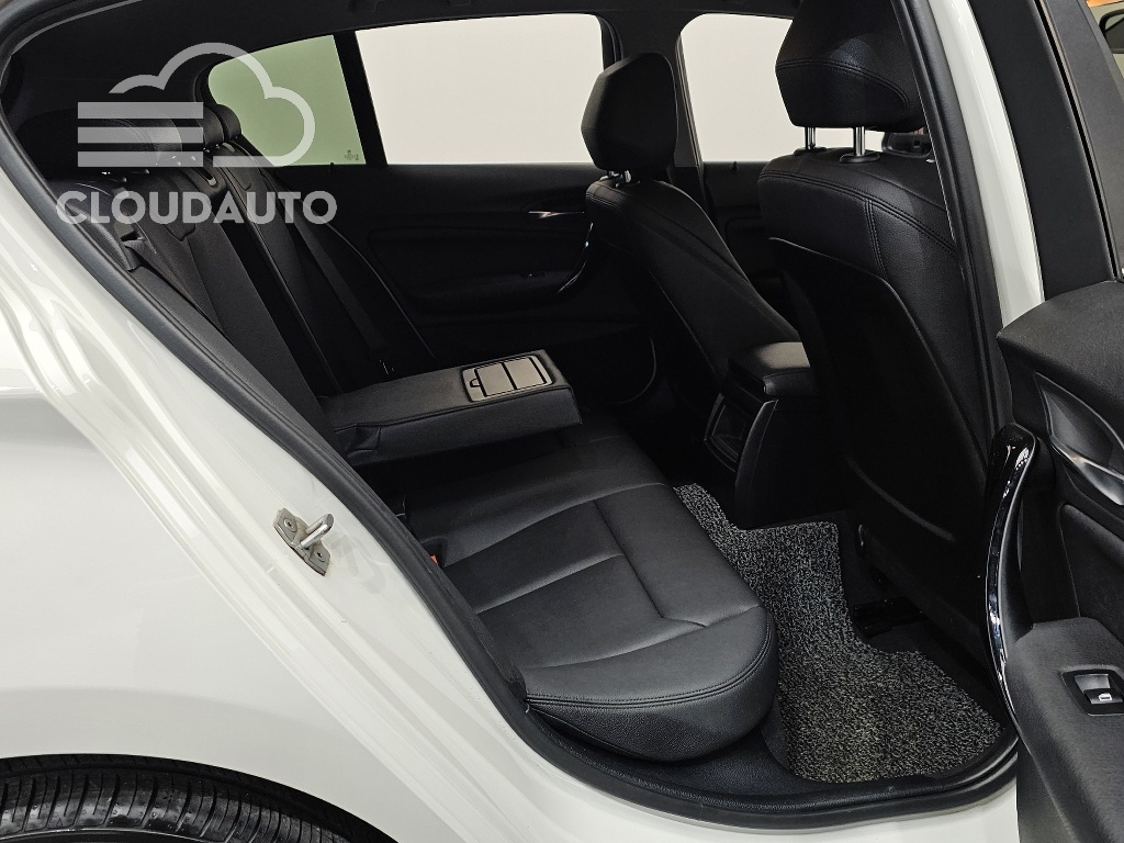 2017 BMW 1 Series 118d Sports 5Door - Image 11