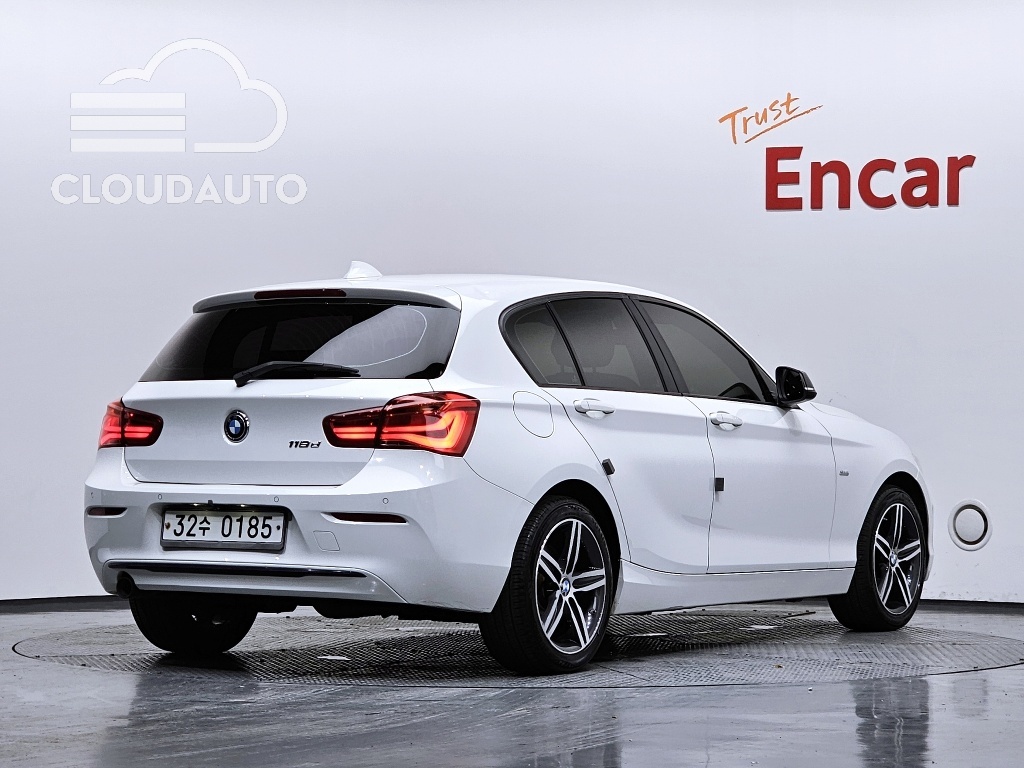 2017 BMW 1 Series 118d Sports 5Door - Image 2