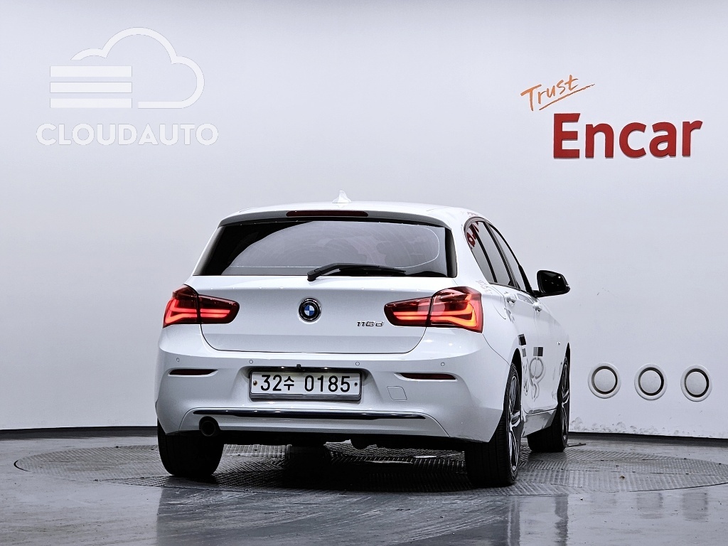 2017 BMW 1 Series 118d Sports 5Door - Image 4