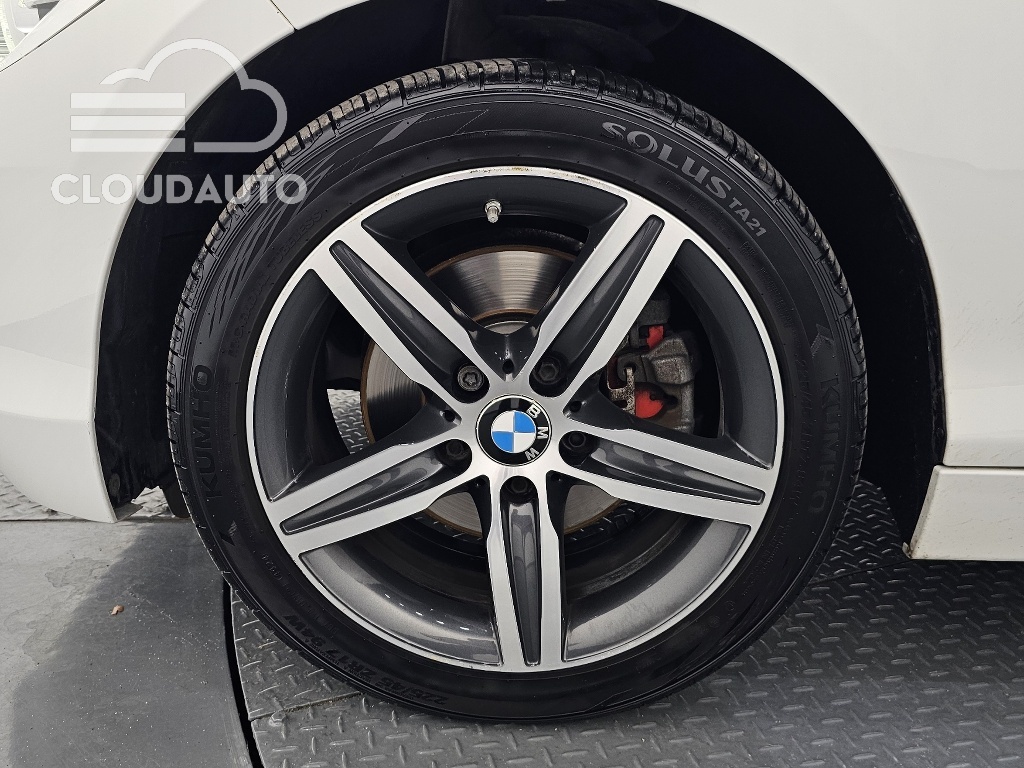 2017 BMW 1 Series 118d Sports 5Door - Image 5