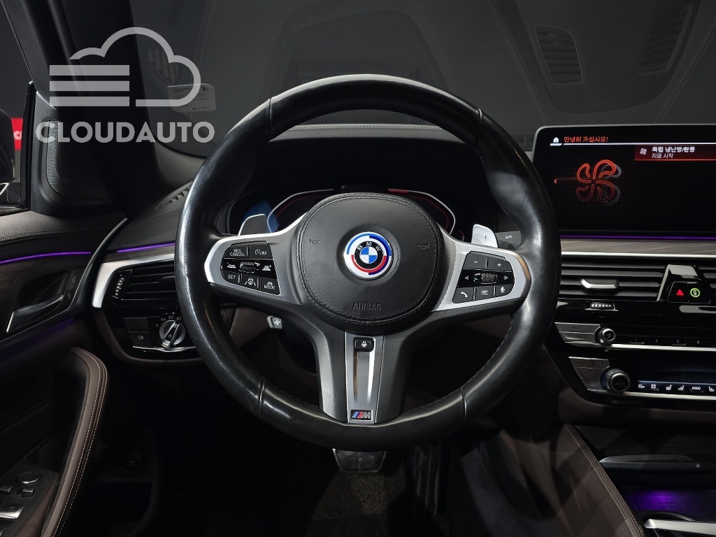 2021 BMW 5 Series 530i M Sports - Image 10
