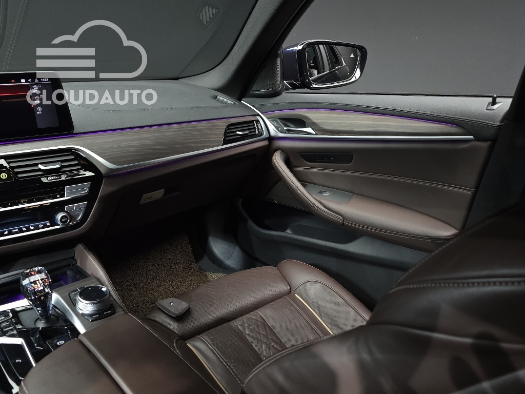2021 BMW 5 Series 530i M Sports - Image 23