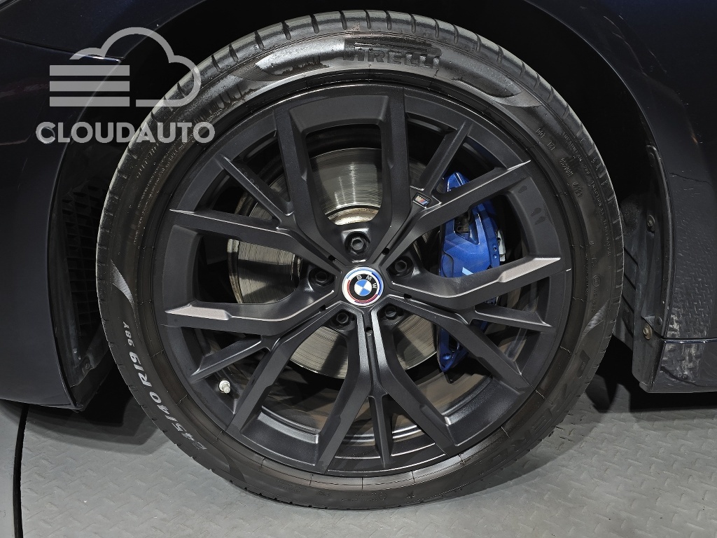2021 BMW 5 Series 530i M Sports - Image 5