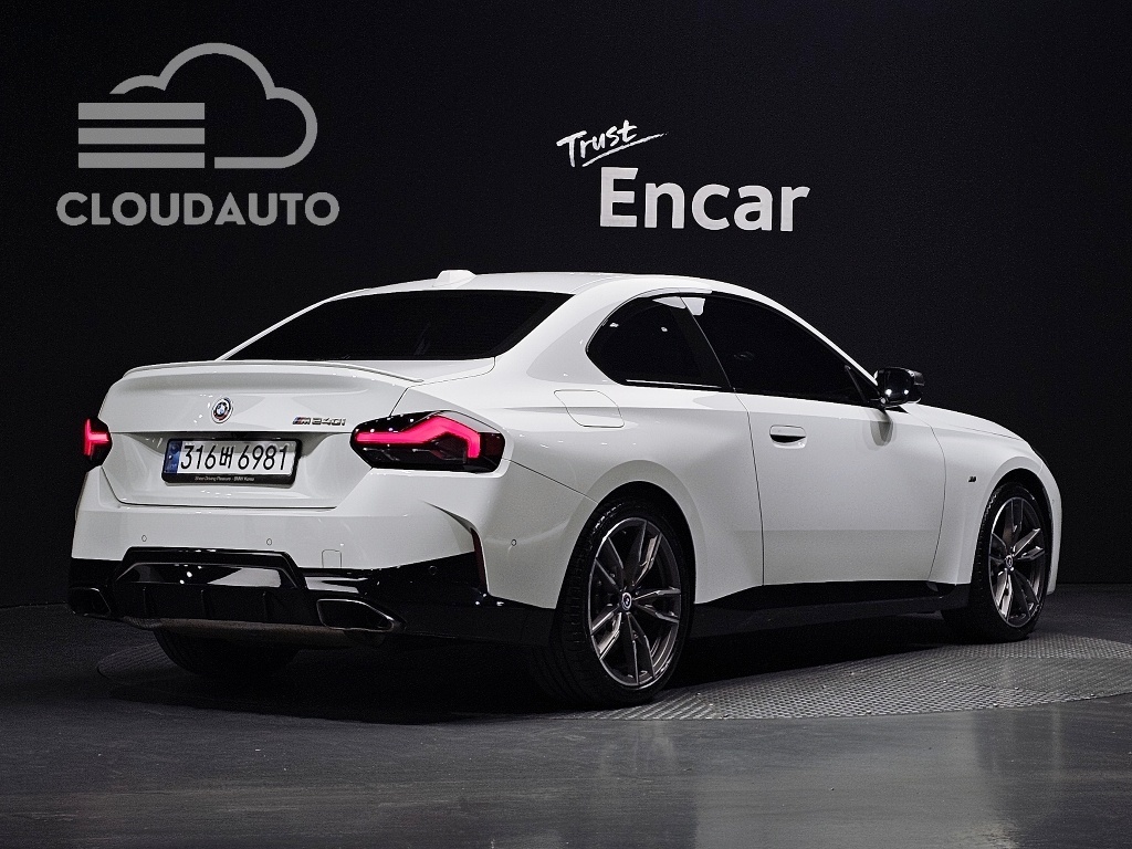 2023 BMW 2 Series M240i xDrive Online Exclusive Coupe - Image 2