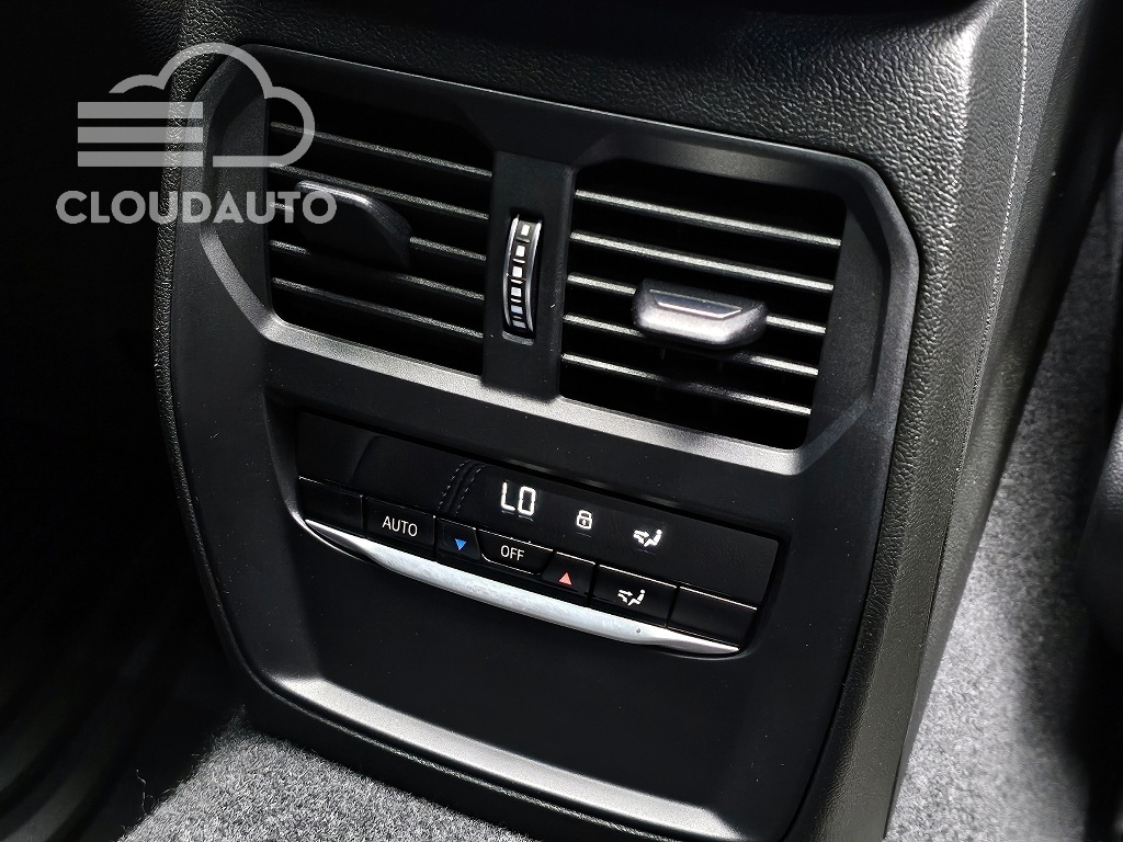 2023 BMW 2 Series M240i xDrive Online Exclusive Coupe - Image 27