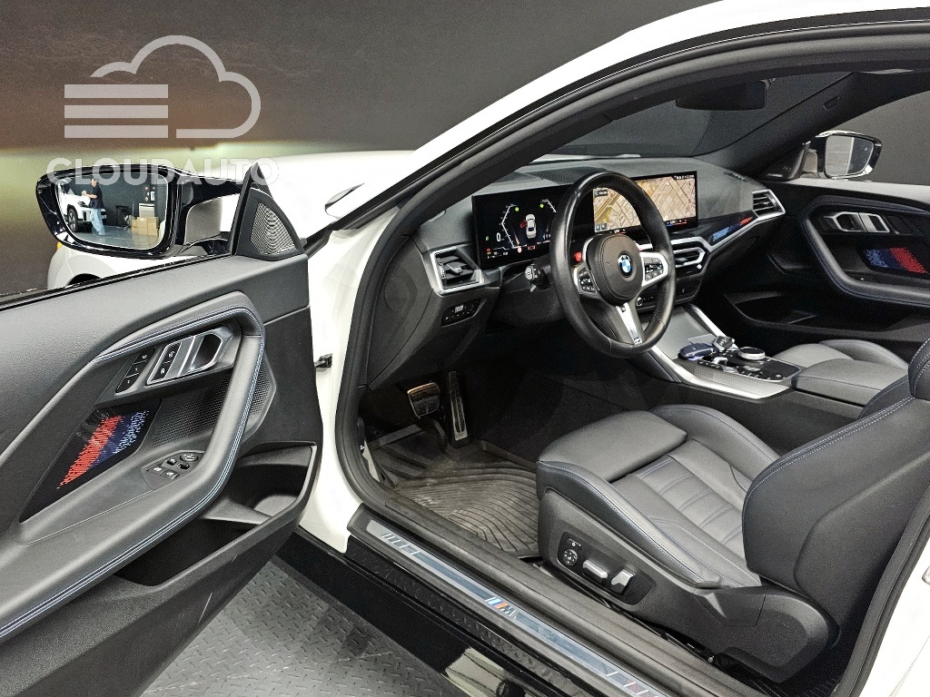 2023 BMW 2 Series M240i xDrive Online Exclusive Coupe - Image 10