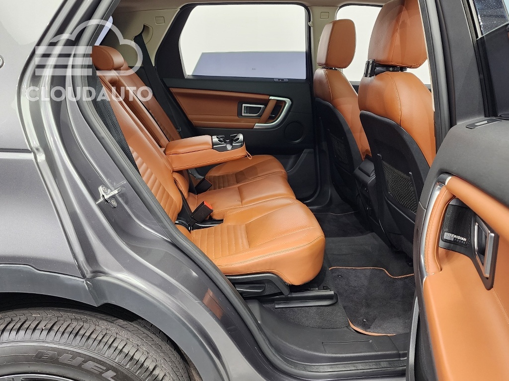 2016 Land Rover Discovery Sport 2.0 TD4 HSE Luxury - Image 12