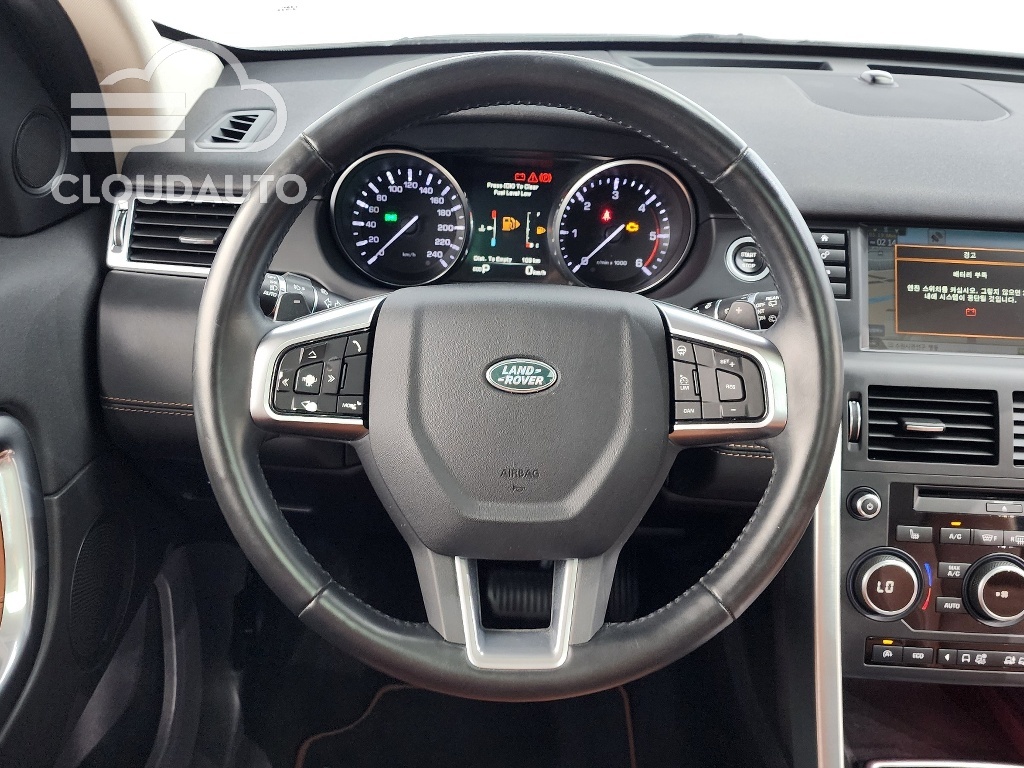 2016 Land Rover Discovery Sport 2.0 TD4 HSE Luxury - Image 13