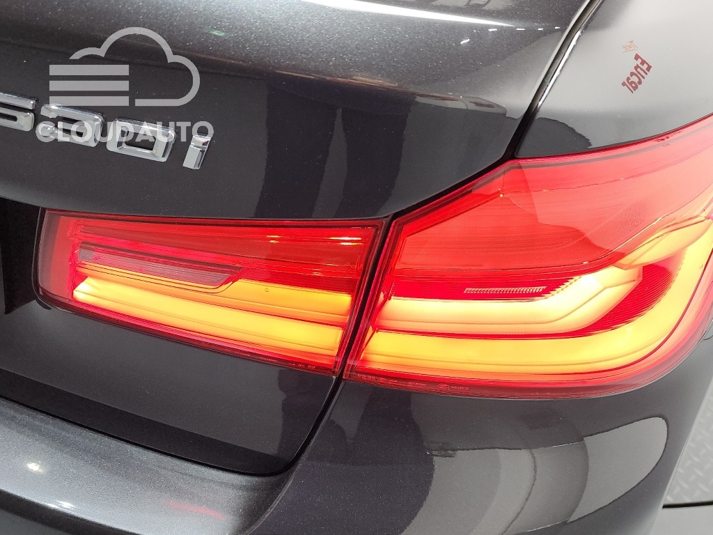 2019 BMW 5 Series 530i xDrive M Sports Plus - Image 19