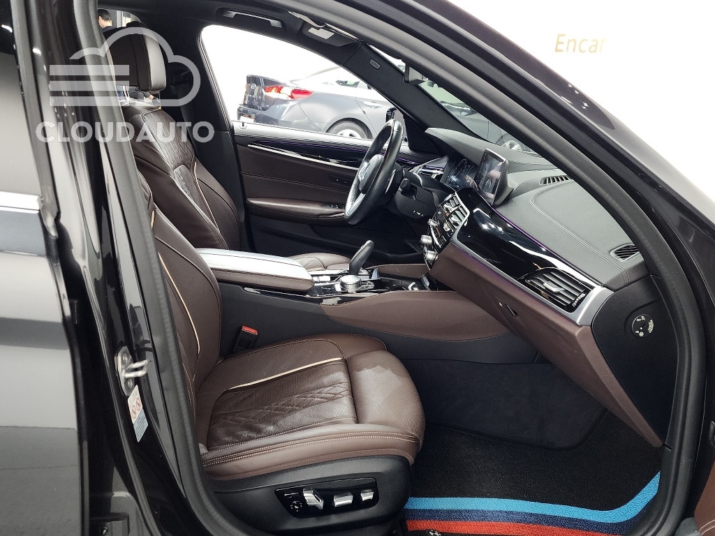 2019 BMW 5 Series 530i xDrive M Sports Plus - Image 22