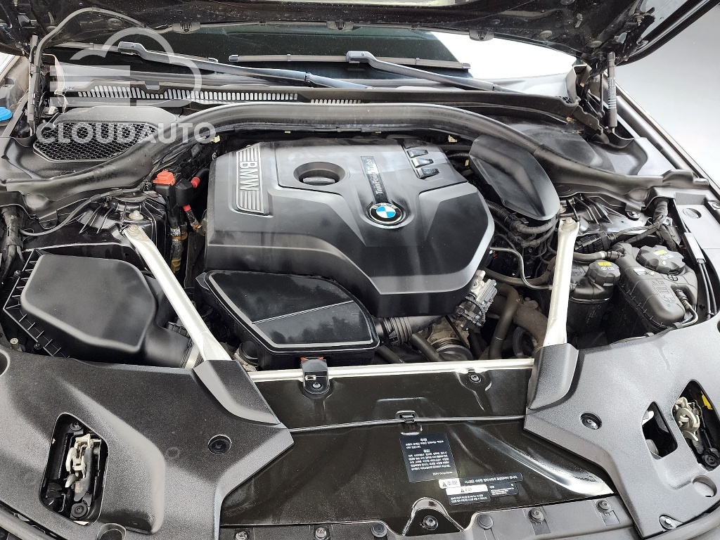 2019 BMW 5 Series 530i xDrive M Sports Plus - Image 6
