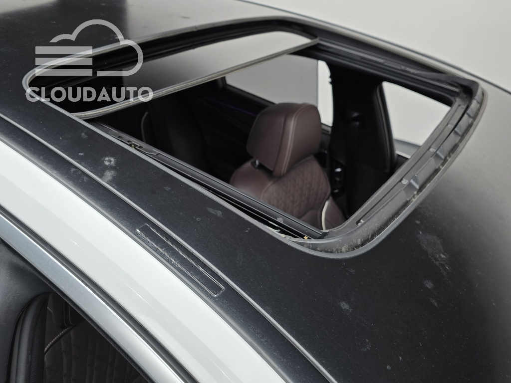 2018 BMW 5 Series 530i xDrive M Sports Plus - Image 12