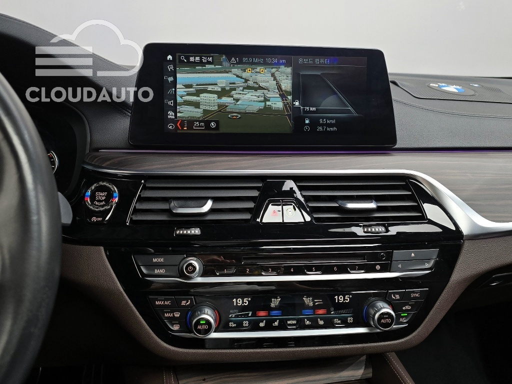 2018 BMW 5 Series 530i xDrive M Sports Plus - Image 13