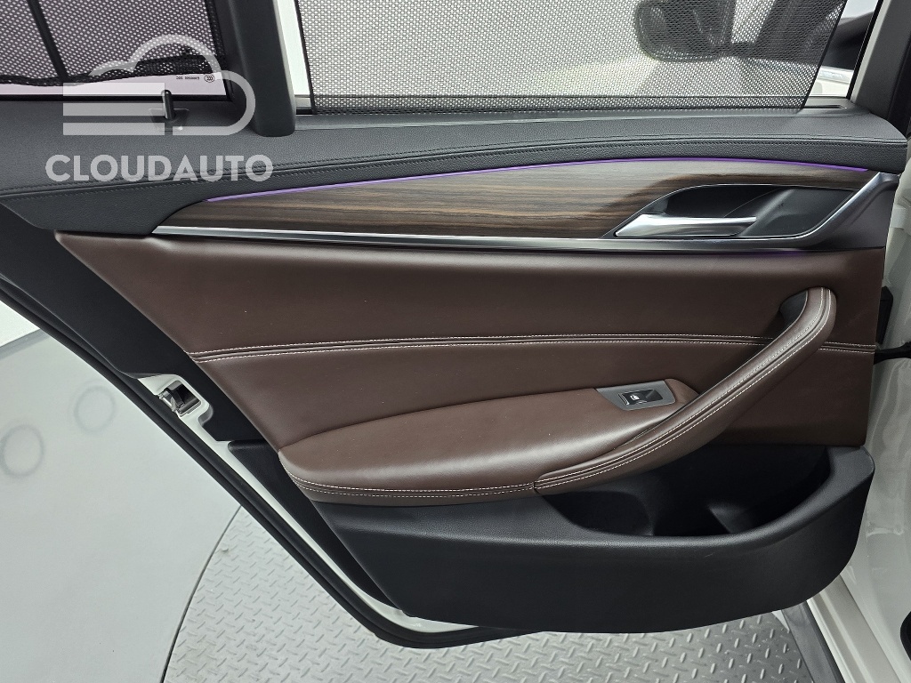 2018 BMW 5 Series 530i xDrive M Sports Plus - Image 25