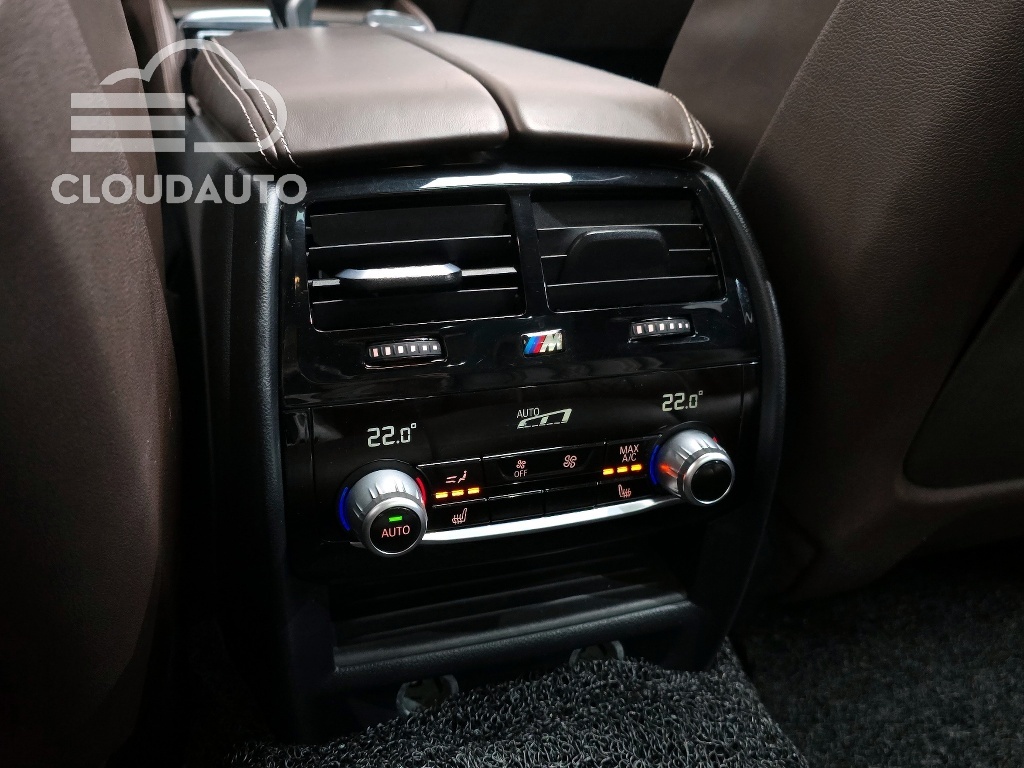 2018 BMW 5 Series 530i xDrive M Sports Plus - Image 27