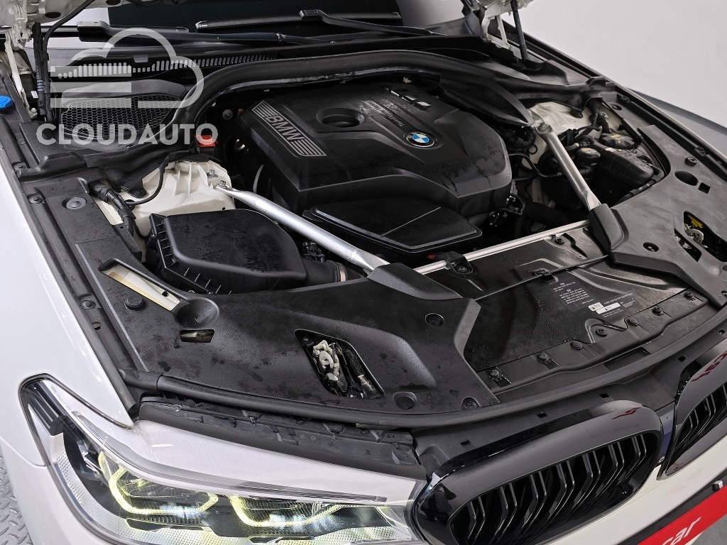 2018 BMW 5 Series 530i xDrive M Sports Plus - Image 6