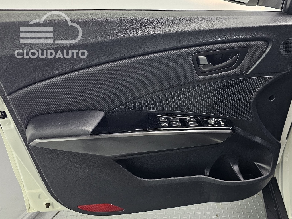2021 SsangYong Tivoli Gasoline 1.5 2WD - Image 24