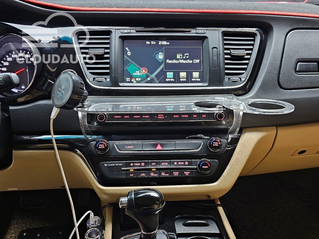 2016 Kia Carnival 9 Noblesse - Image 14