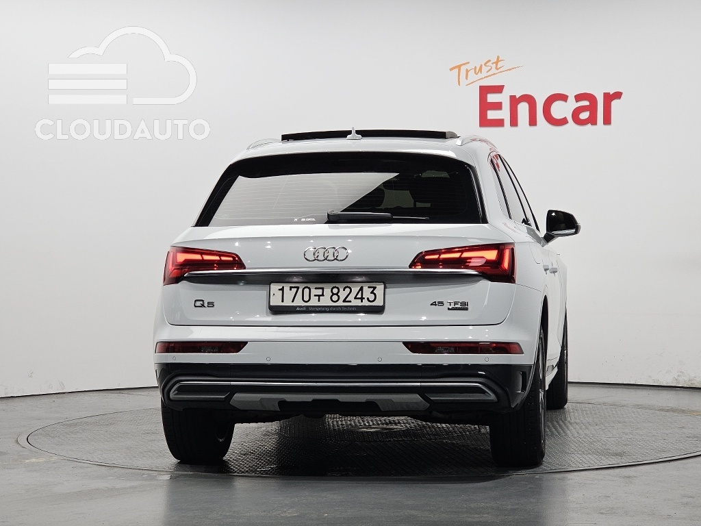 2021 Audi Q5 45 TFSI - Image 4