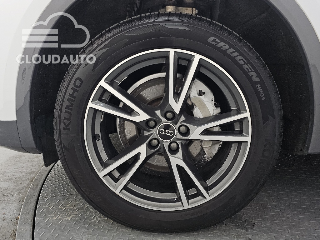 2021 Audi Q5 45 TFSI - Image 5