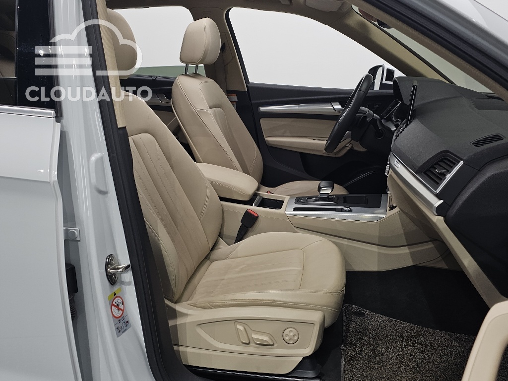 2021 Audi Q5 45 TFSI - Image 10