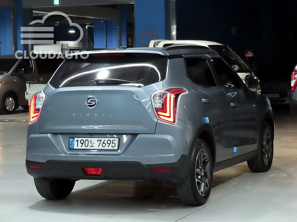 2022 SsangYong Tivoli Gasoline 1.5 2WD - Image 4