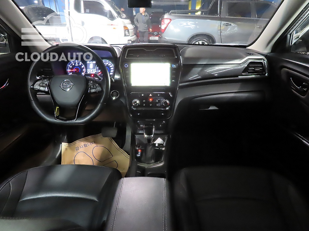 2022 SsangYong Tivoli Gasoline 1.5 2WD - Image 10