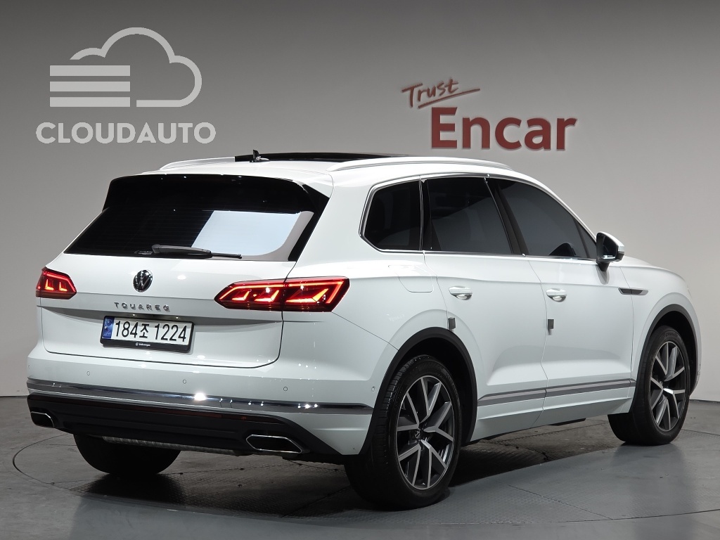 2023 Volkswagen Touareg 3.0 TDI Prestige - Image 2
