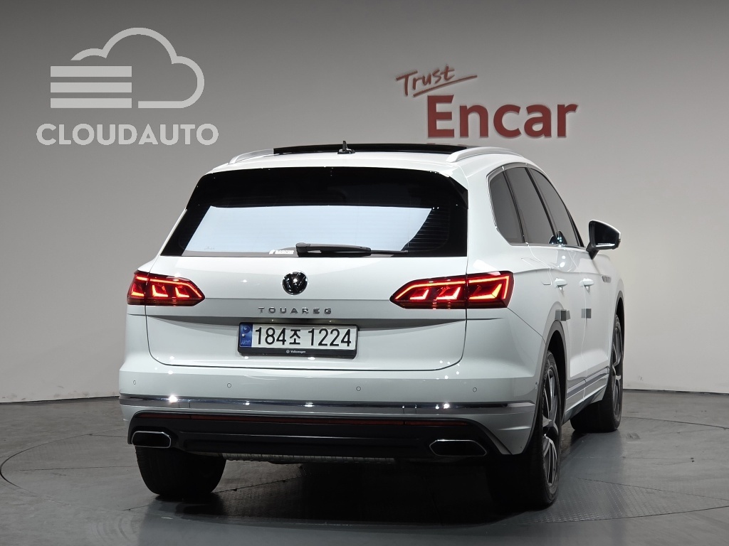 2023 Volkswagen Touareg 3.0 TDI Prestige - Image 4