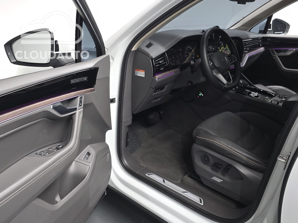 2023 Volkswagen Touareg 3.0 TDI Prestige - Image 10