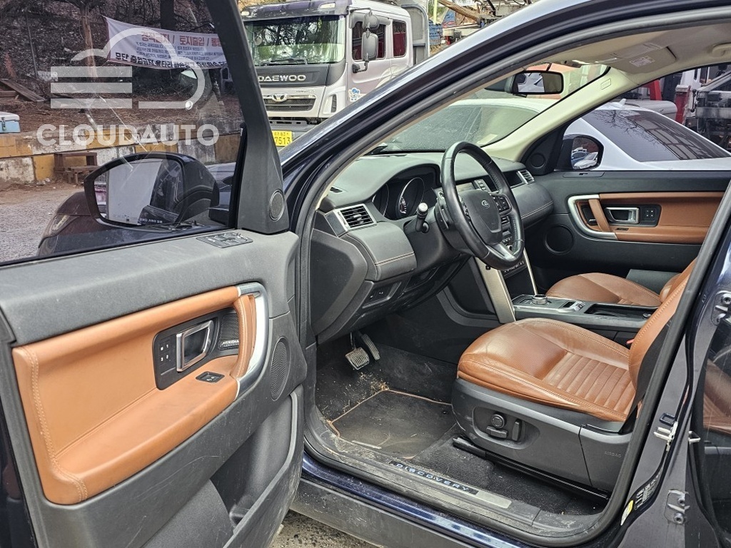 2016 Land Rover Discovery Sport 2.0 TD4 HSE Luxury - Image 12