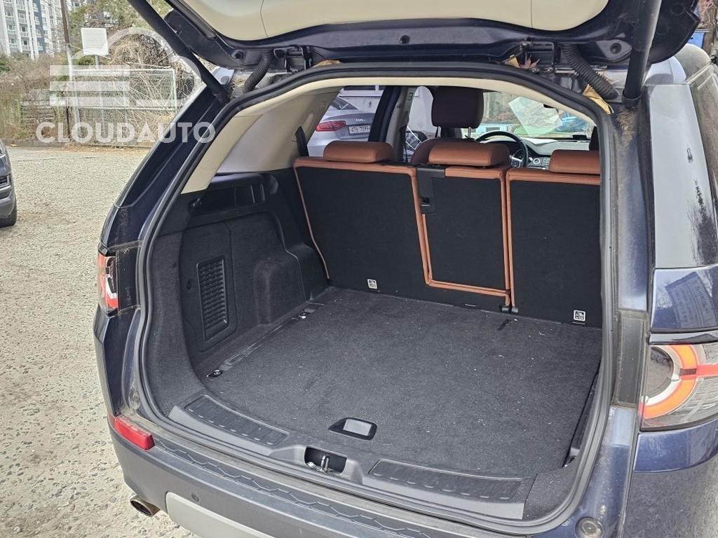 2016 Land Rover Discovery Sport 2.0 TD4 HSE Luxury - Image 14