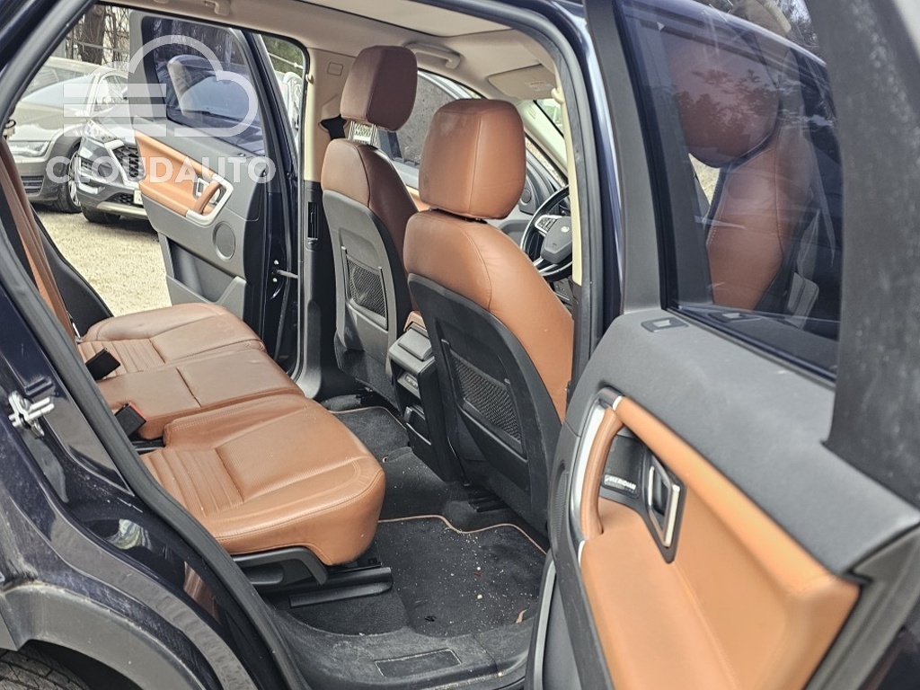 2016 Land Rover Discovery Sport 2.0 TD4 HSE Luxury - Image 16