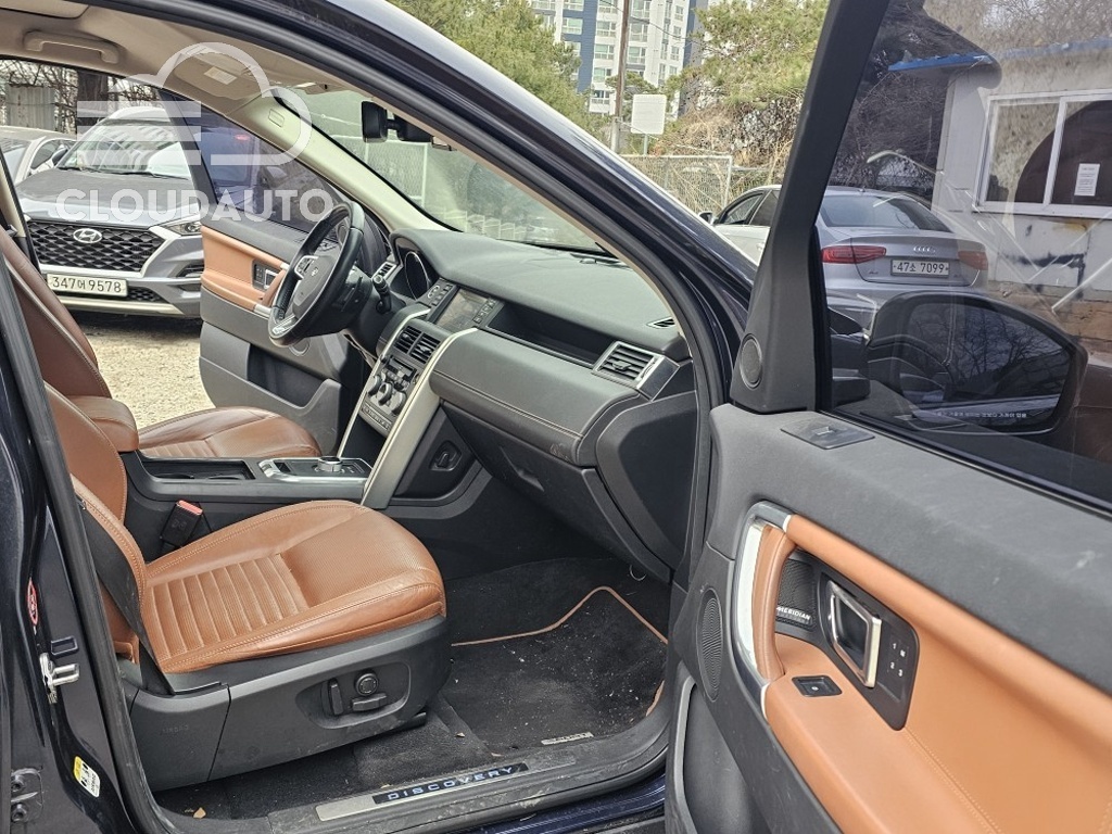 2016 Land Rover Discovery Sport 2.0 TD4 HSE Luxury - Image 17
