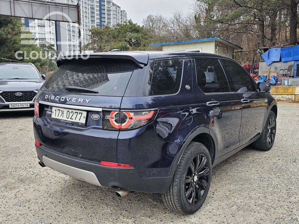 2016 Land Rover Discovery Sport 2.0 TD4 HSE Luxury - Image 2