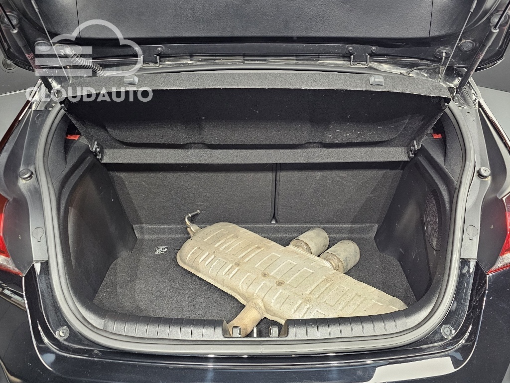 2018 Hyundai Veloster 1.6 Turbo Sports - Image 20