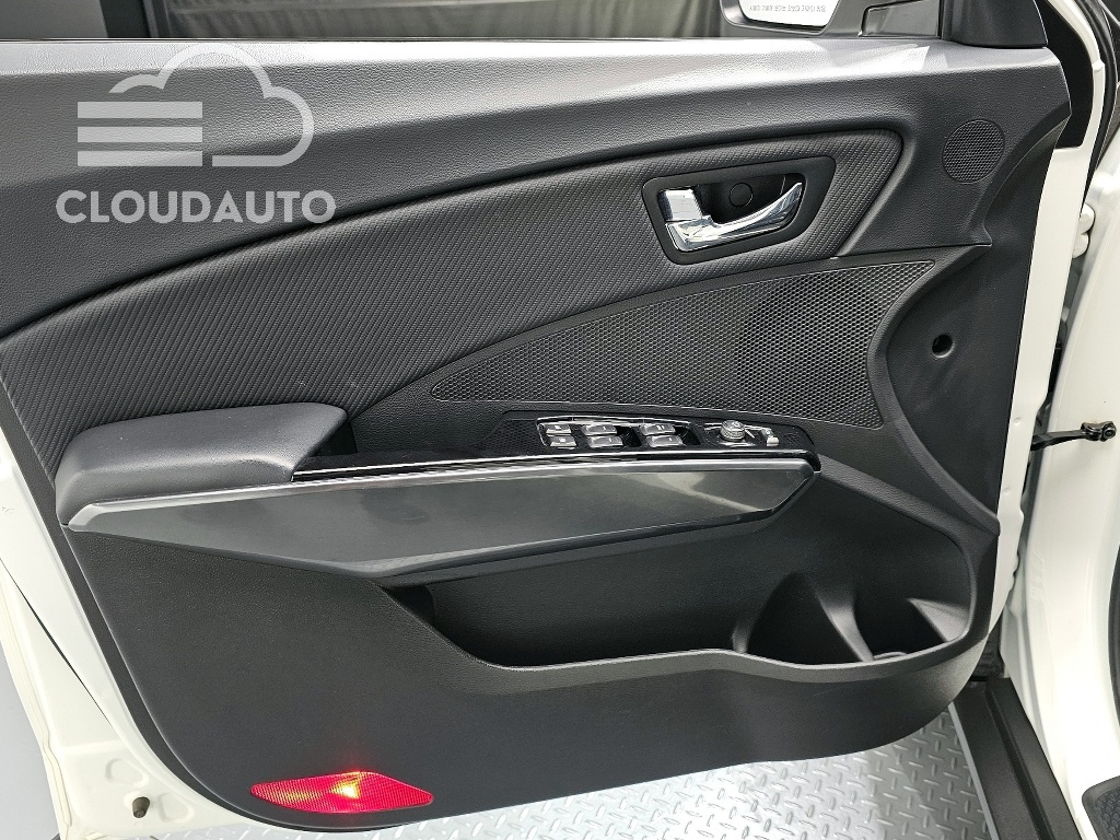 2022 SsangYong Tivoli Gasoline 1.5 2WD - Image 24