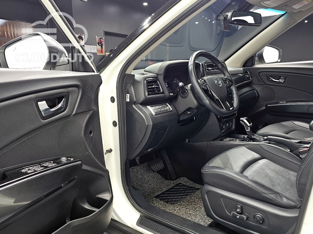 2022 SsangYong Tivoli Gasoline 1.5 2WD - Image 10