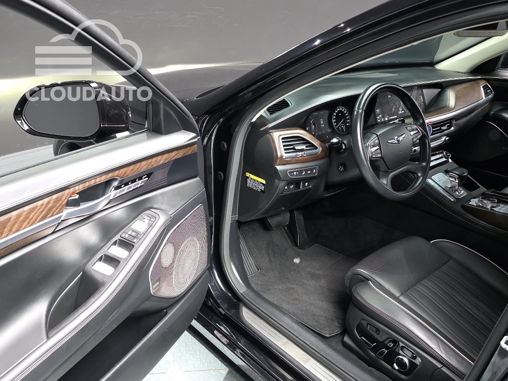 2020 Genesis G90 5.0 AWD - Image 11