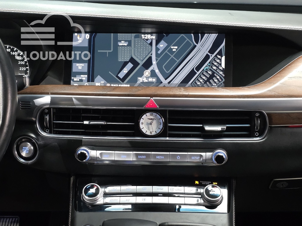2020 Genesis G90 5.0 AWD - Image 14