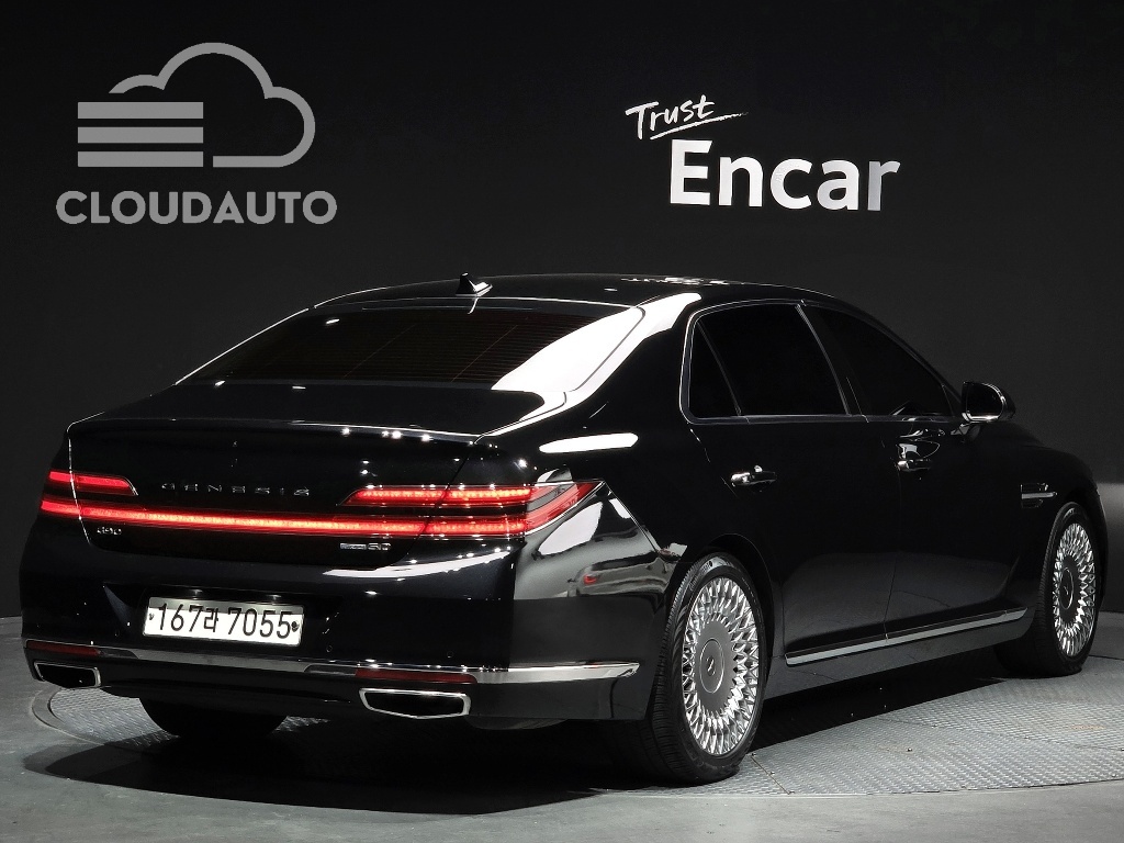 2020 Genesis G90 5.0 AWD - Image 2