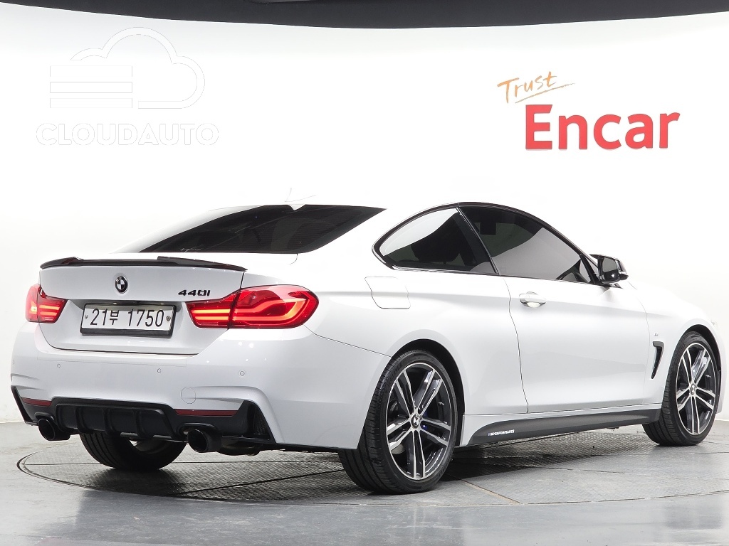 2018 BMW 4 Series 420i M Sports Coupe - Image 2