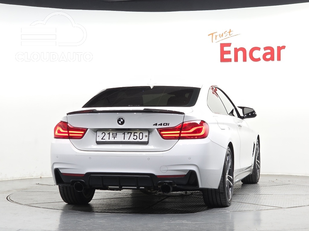 2018 BMW 4 Series 420i M Sports Coupe - Image 4