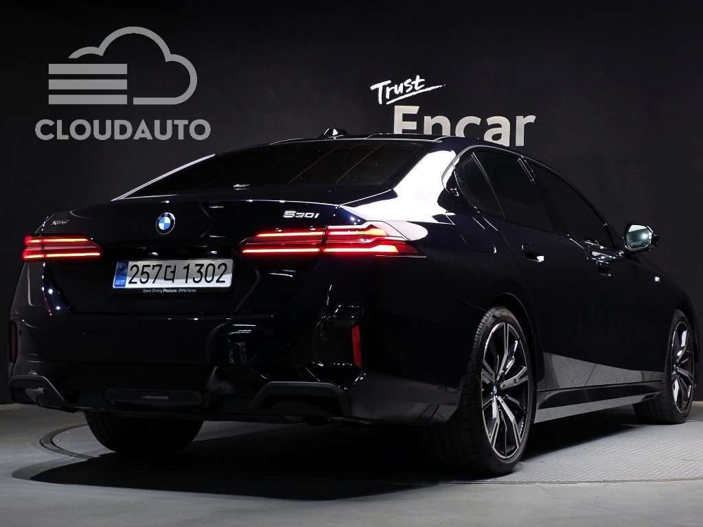 2025 BMW 5 Series 530i xDrive M Sports - Image 2