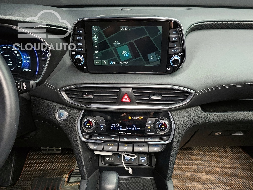 2019 Hyundai Santa Fe Gasoline 2.0T 2WD - Image 13