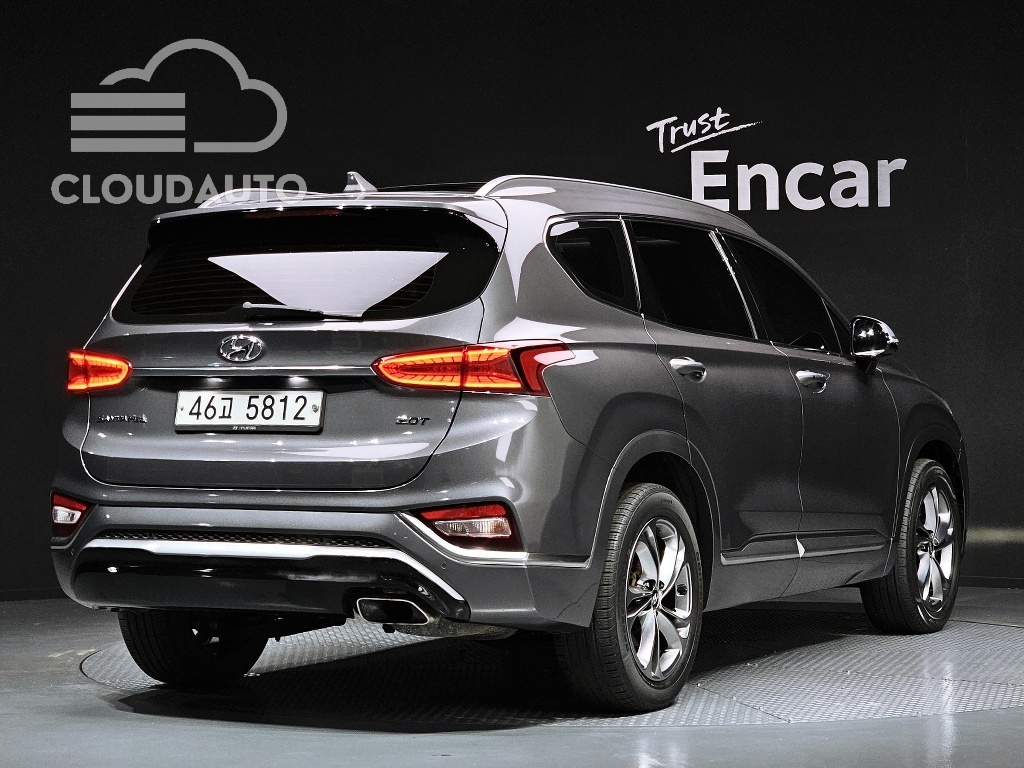 2019 Hyundai Santa Fe Gasoline 2.0T 2WD - Image 2